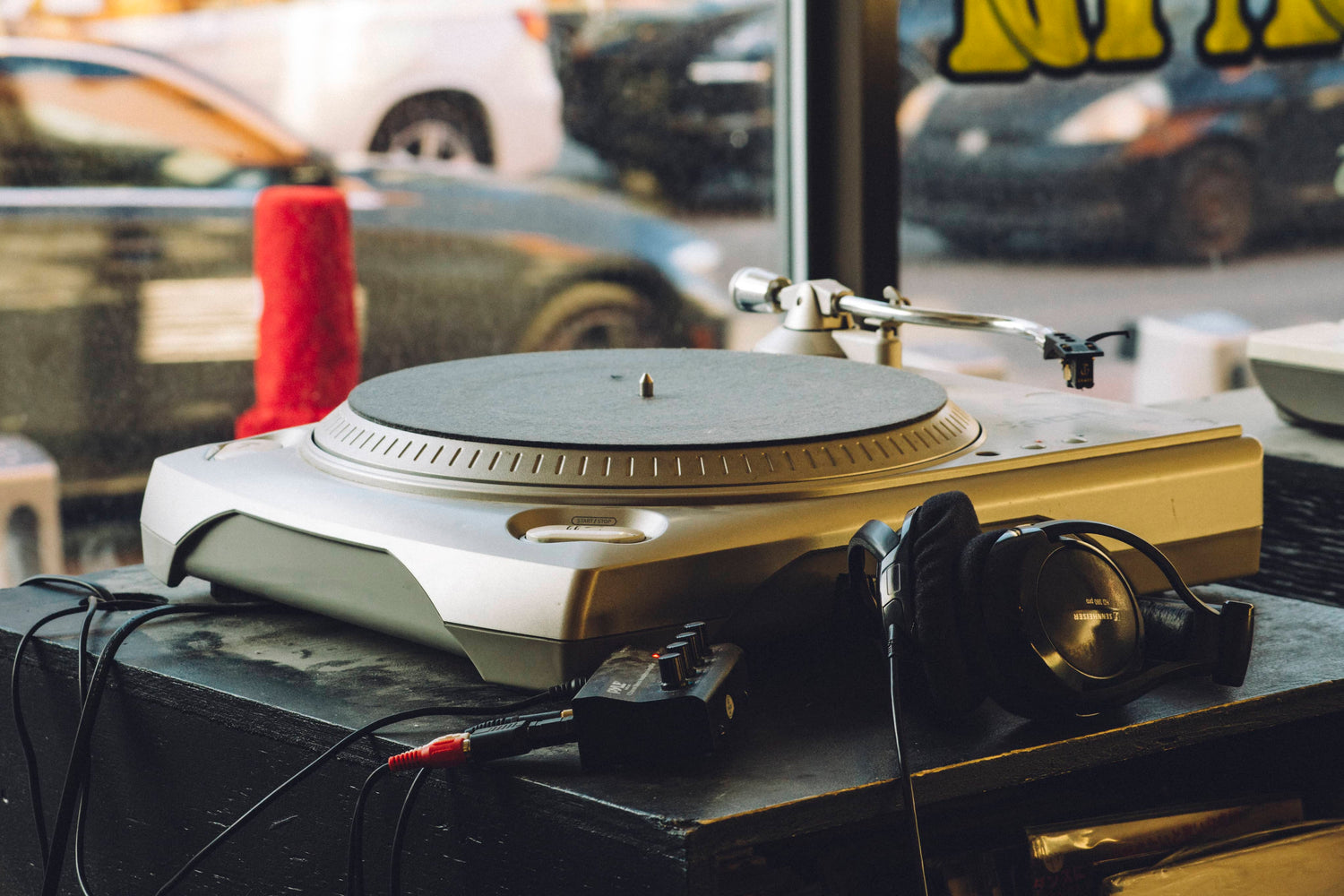 turntable-sat-in-a-store-window_1